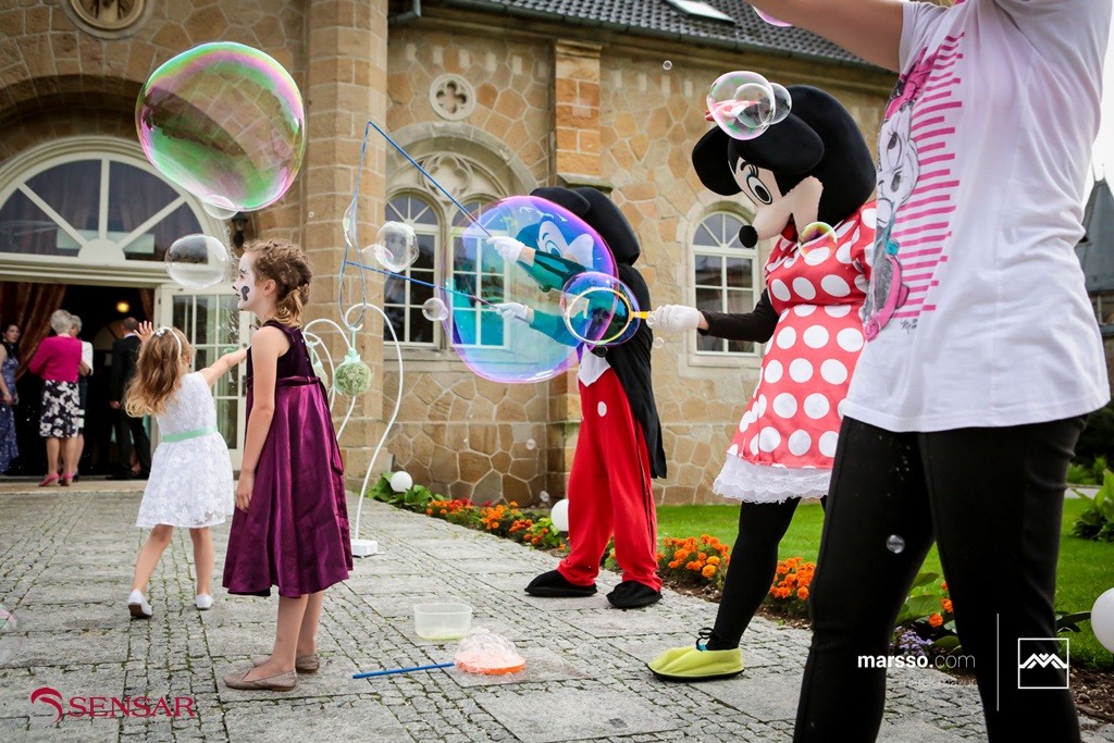 Animacje Myszki Miki i Myszki Minnie podczas międzynarodowego wesela Magdy i Williama